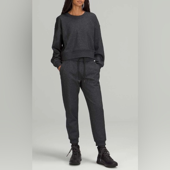 ⭐️ Host Pick ⭐️ BNWOT Lululemon Scuba HR Jogger 7/8 Length Black Sparkle - Picture 5 of 13